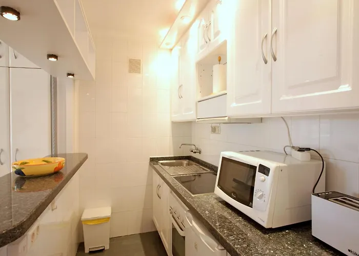 House In Near Sandy Ferienhaus